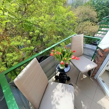 דירה Riverside Mansion