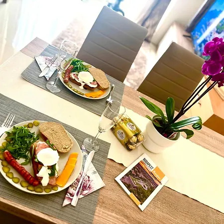 Riverside Mansion * بودابست