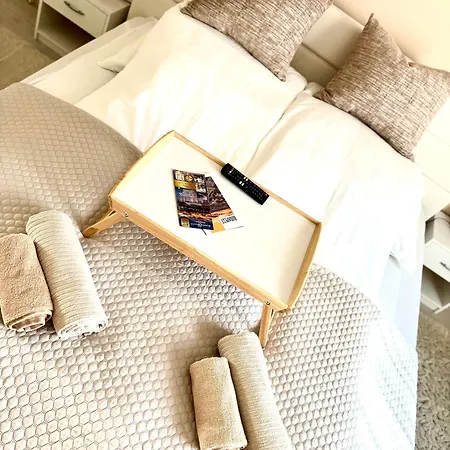 Riverside Mansion شقة *