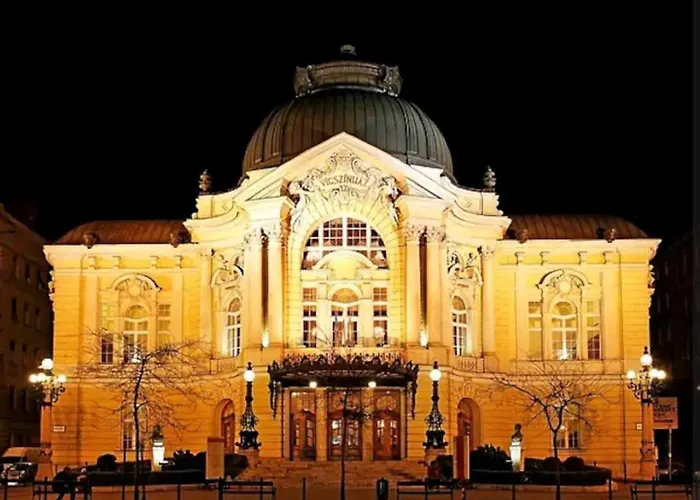 Riverside Mansion Apartment Budapest