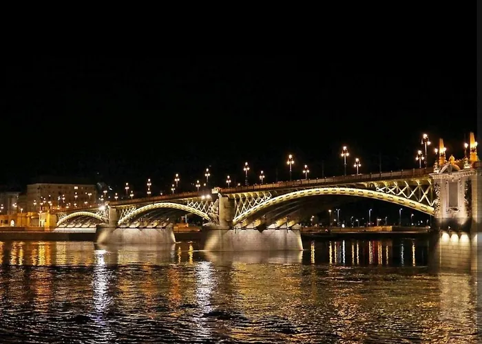 Riverside Mansion * Budapest