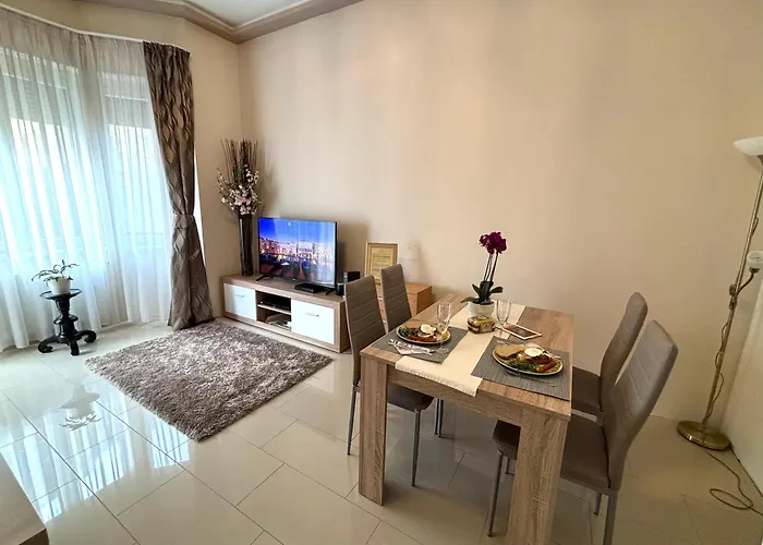 Riverside Mansion Будапешт