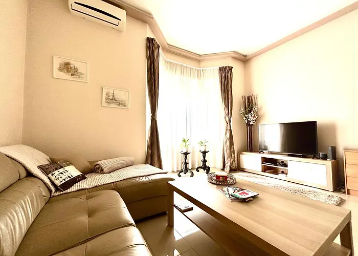 Riverside Mansion Apartment