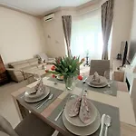 Apartament Riverside Mansion *