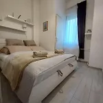 Riverside Mansion Apartament