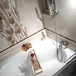 Riverside Mansion Apartament *
